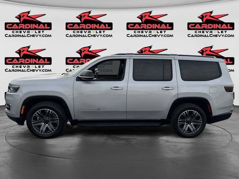 Used 2023 Jeep Wagoneer Series II AWD/4WD image 8