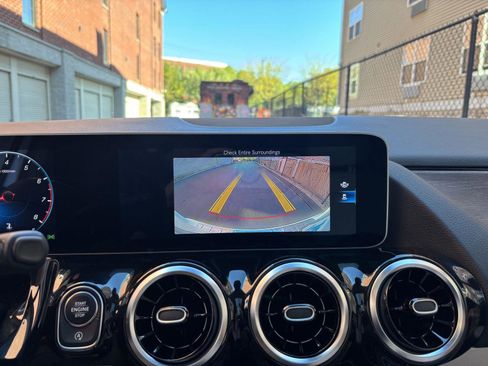 Used 2021 Mercedes-Benz GLA 250 4MATIC image 20