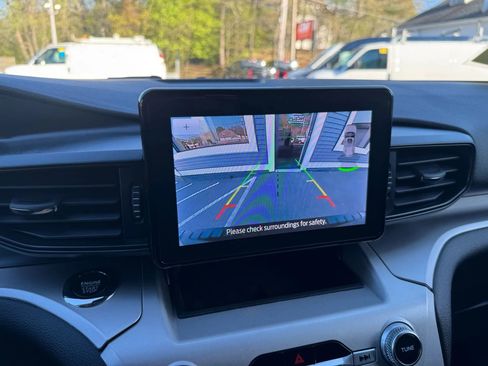 Used 2022 Ford Explorer XLT image 20