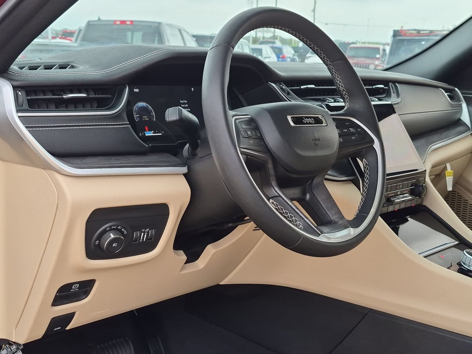Used 2024 Jeep Grand Cherokee L Limited RWD image 10