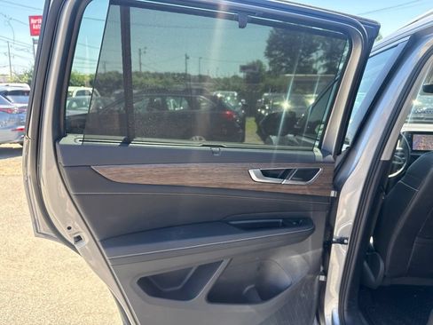 Used 2025 Volkswagen Atlas SEL Premium R-Line AWD/4WD image 16