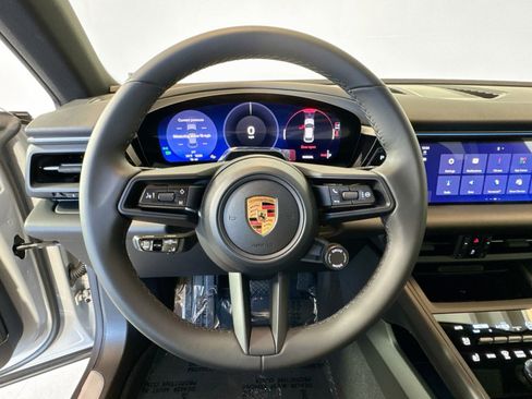 New 2026 Porsche Macan 4 Electric AWD/4WD image 14