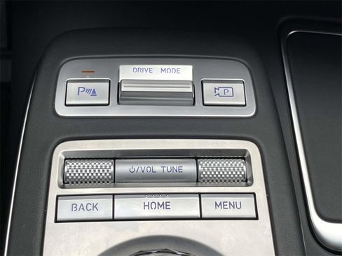 Certified 2024 Genesis GV70 3.5T Sport image 32