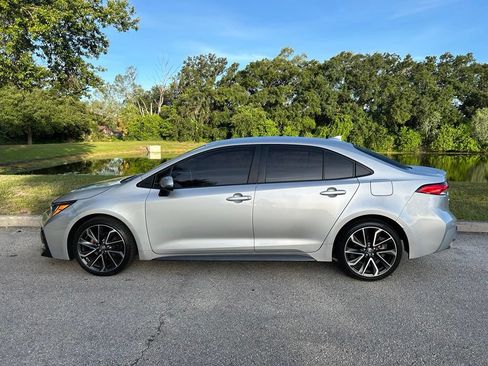 Used 2021 Toyota Corolla SE FWD image 3