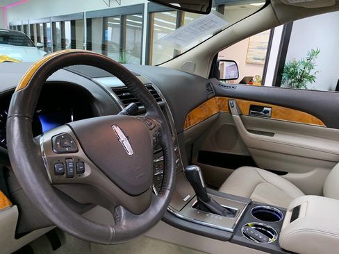 Used 2014 Lincoln MKX FWD w/ Equipment Group 102A image 7