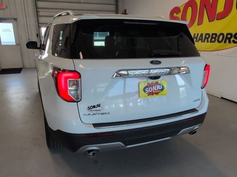 Certified 2022 Ford Explorer Limited AWD/4WD image 39