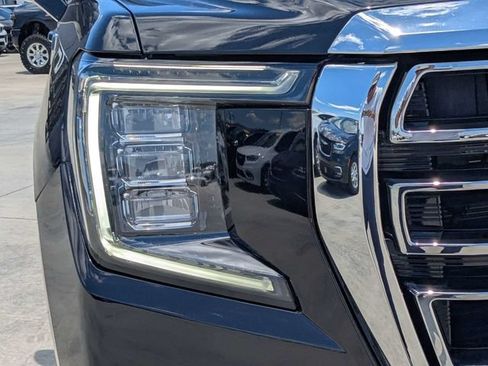 Used 2024 GMC Yukon SLT w/ SLT Luxury Package RWD image 9