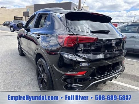 Used 2024 Buick Encore GX Sport Touring AWD/4WD image 9
