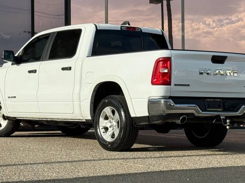 Used 2025 RAM 1500 Big Horn AWD/4WD image 7