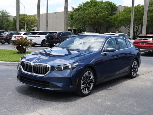 Used 2026 BMW 530i RWD image 1