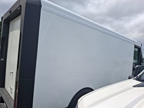 Used 2024 Chevrolet Brightdrop 600 w/ Commercial Equipment Package AWD/4WD image 5