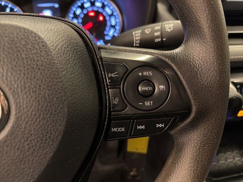 Used 2019 Toyota RAV4 LE image 15