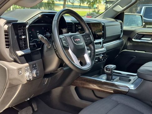 Used 2024 GMC Sierra 1500 Elevation w/ LPO, Elevation Black Package AWD/4WD image 10