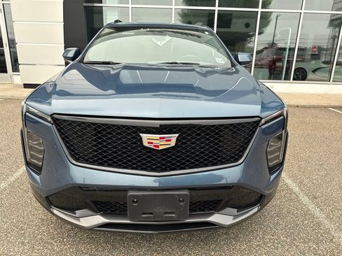Used 2024 Cadillac XT4 Sport w/ Cold Weather Package AWD/4WD image 8