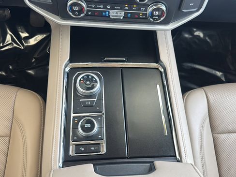Used 2022 Ford Expedition XLT AWD/4WD image 43