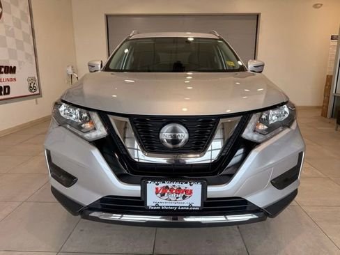 Used 2018 Nissan Rogue SV AWD/4WD image 2