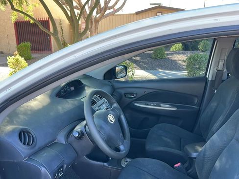 Used 2010 Toyota Yaris Sedan image 18