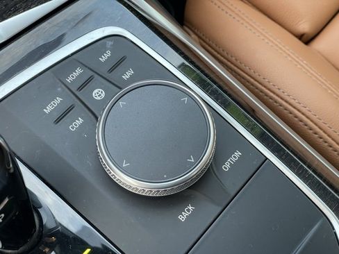 Used 2021 BMW 330i xDrive Sedan w/ Convenience Package image 22