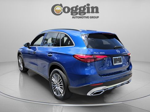 New 2025 Mercedes-Benz GLC 300 image 3