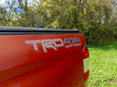 Used 2016 Toyota Tundra SR5 w/ TRD Off Road Package image 15