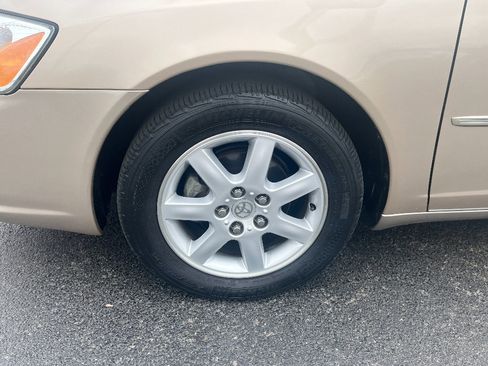 Used 2001 Toyota Avalon XLS image 11