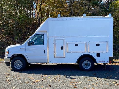 New 2026 Ford E-350 and Econoline 350 Super Duty w/ Power Equipment Group RWD image 4