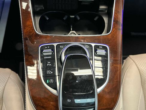 Used 2019 Mercedes-Benz E 300 4MATIC image 29