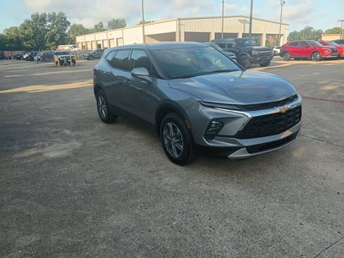 Used 2025 Chevrolet Blazer LT FWD image 6