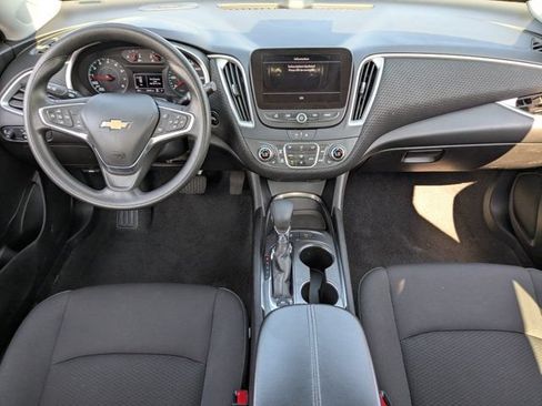Used 2025 Chevrolet Malibu LT FWD image 14