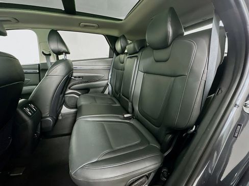 Used 2024 Hyundai Tucson Limited image 27