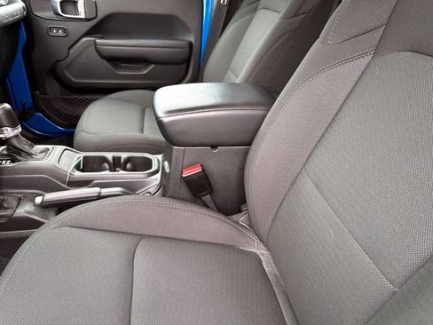 Used 2023 Jeep Wrangler Unlimited w/ Cold Weather Group image 11