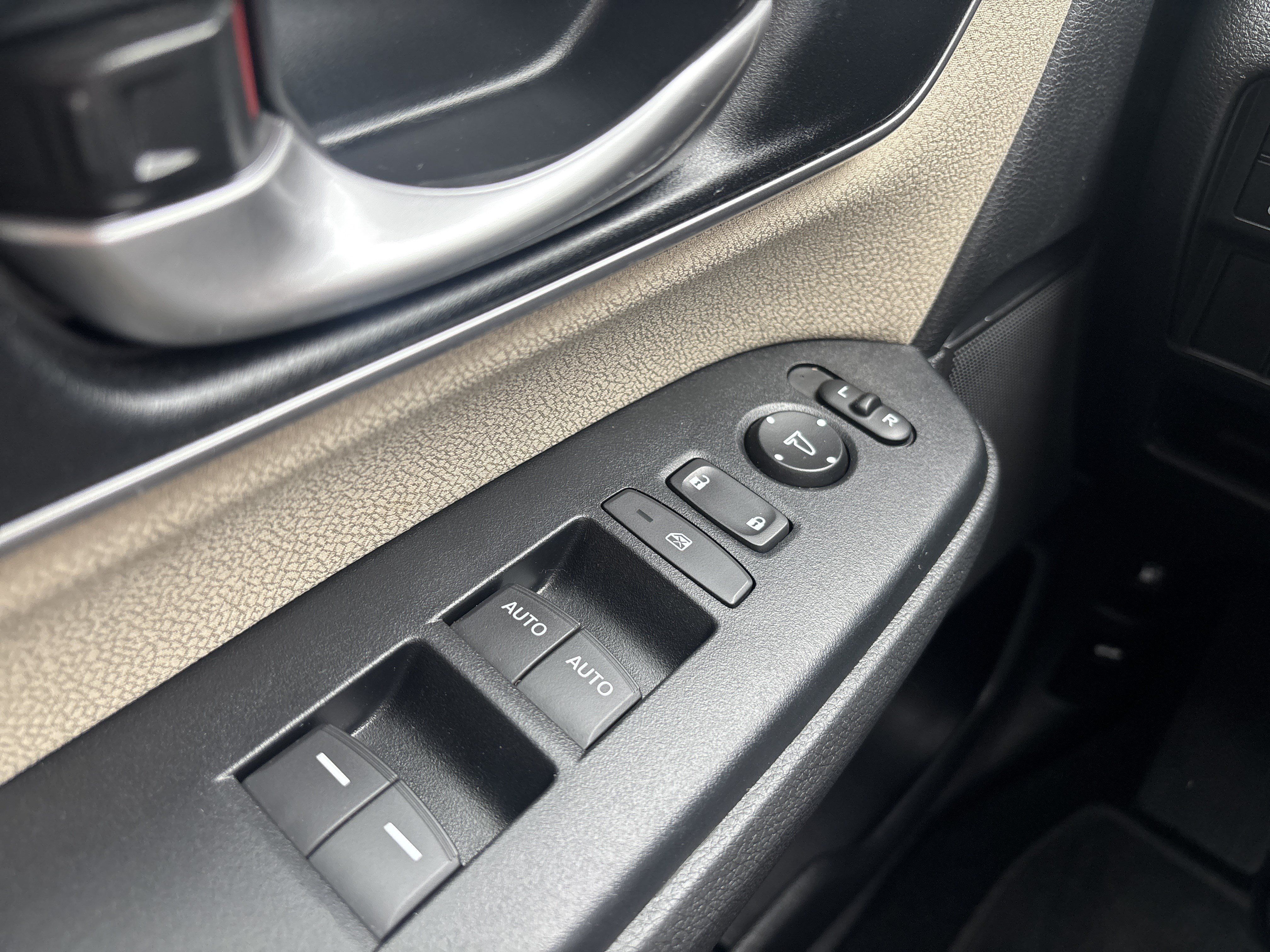 Used 2018 Honda CR-V EX image 17