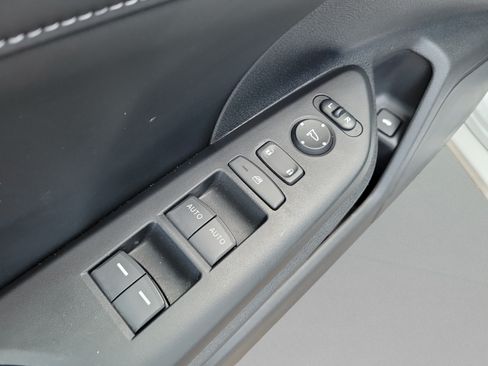 Certified 2022 Honda Insight Touring image 21