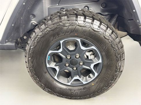 Used 2023 Jeep Wrangler Unlimited Rubicon 4xe w/ Cold Weather Group AWD/4WD image 36