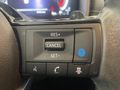 Used 2022 Nissan Rogue Platinum w/ Head-Up Display Package FWD image 15