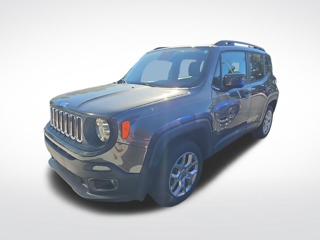 Used 2018 Jeep Renegade Latitude w/ Popular Equipment Group AWD/4WD image 3