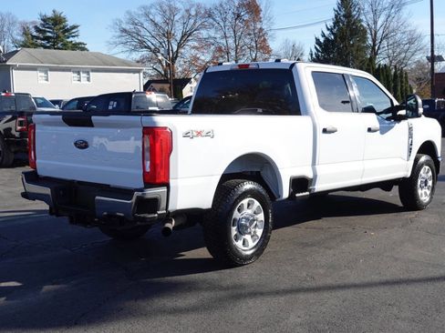 Used 2023 Ford F250 XLT image 3