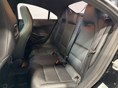 Used 2018 Mercedes-Benz CLA 250 4MATIC image 32