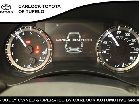 Used 2023 Toyota Highlander XLE AWD/4WD image 30