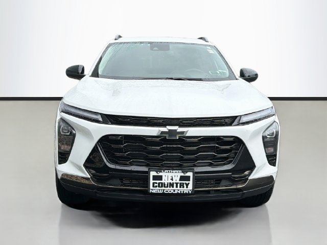 Used 2025 Chevrolet Trax ACTIV w/ Sunroof Package FWD image 2