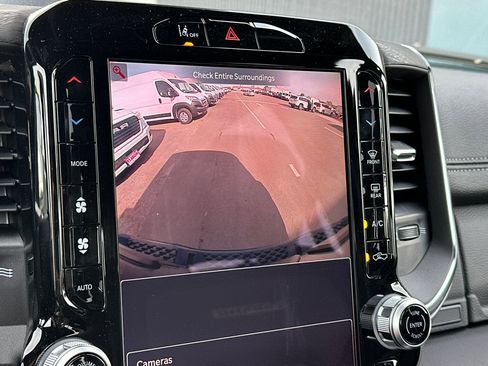 New 2026 RAM 1500 Laramie AWD/4WD image 18