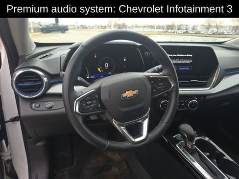 Used 2024 Chevrolet Trax LT w/ Driver Confidence Package image 8