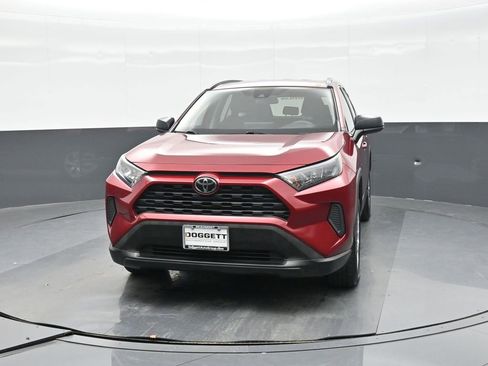 Used 2020 Toyota RAV4 LE image 17
