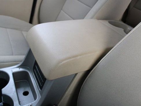 Used 2010 Ford Escape XLT image 15