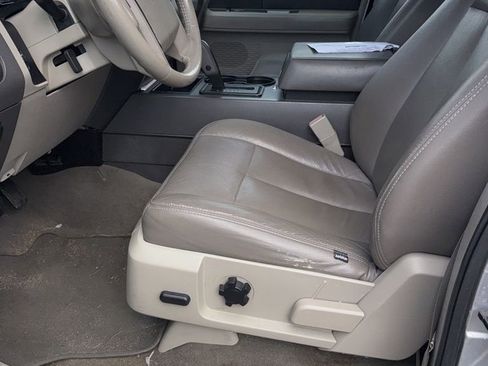 Used 2011 Ford Expedition EL XLT image 5