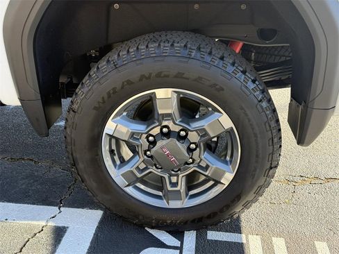 New 2026 GMC Sierra 2500 SLT image 25