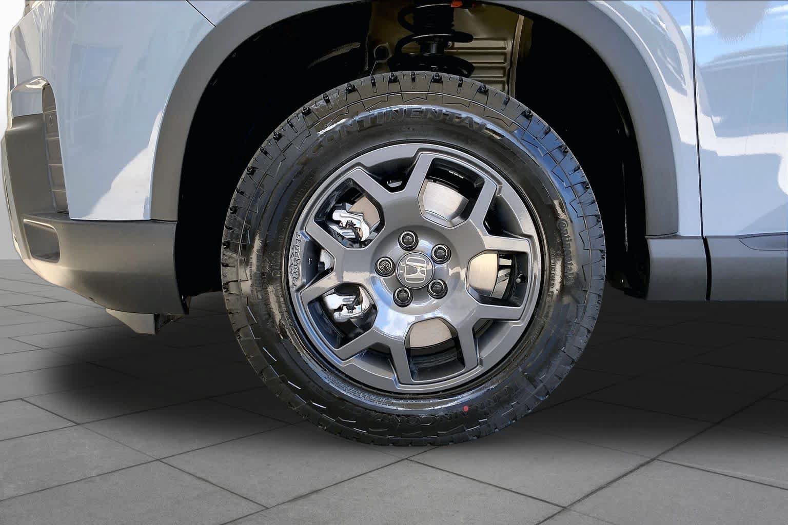 New 2026 Honda Pilot TrailSport image 13