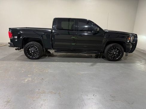 Used 2017 GMC Sierra 1500 Denali w/ Denali Ultimate Package image 8