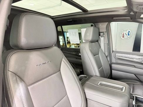 Used 2023 GMC Yukon XL Denali image 23