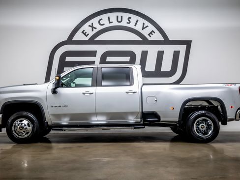 Used 2022 Chevrolet Silverado 3500 LT w/ Convenience Package image 5